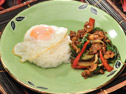 「鶏肉のバジル炒めご飯」のサムネイル