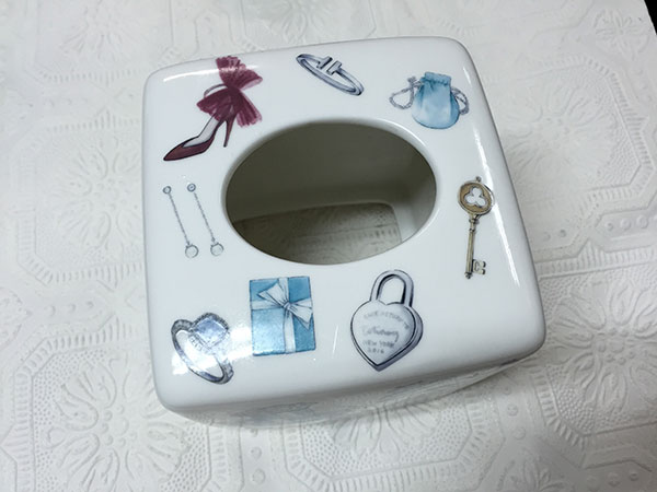 ティッシュボックス