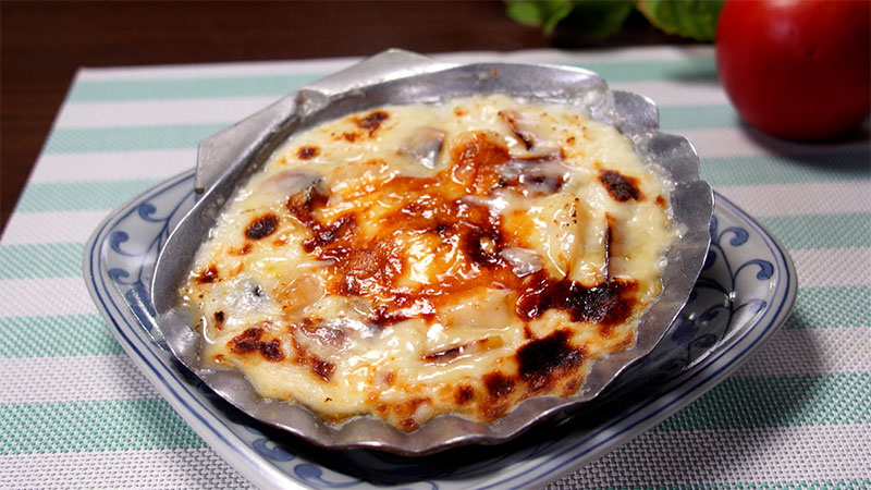 ご当地食材を使ったグラタン<br><br> 【青森】創作郷土料理の店 菊富士「帆立とりんごのグラタン」1,400円