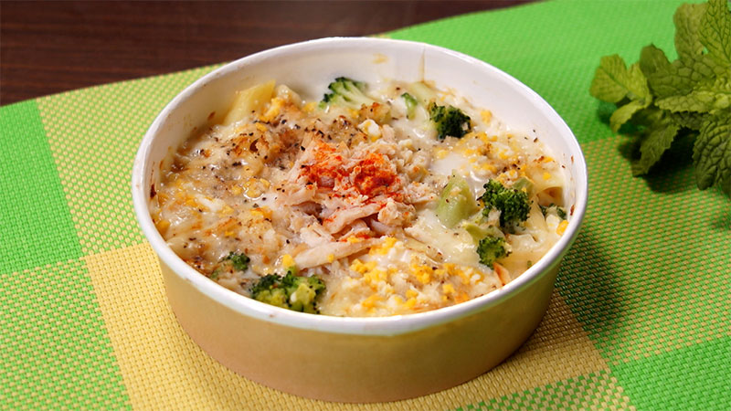 ◾ファミリーマート「サラダチキンとブロッコリーのグラタン」548円