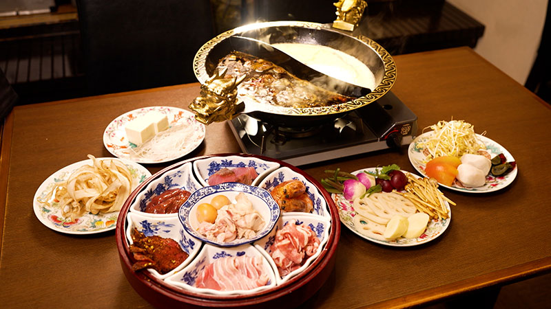 ■中国家庭料理　<ruby>蓮華<rp>(</rp><rt>れんげ</rt><rp>)</rp></ruby>