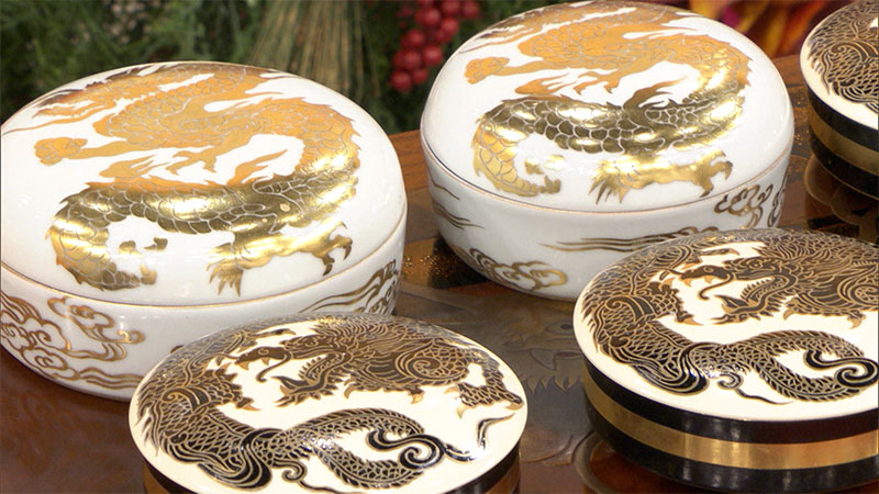 ▼龍の白粉入れ