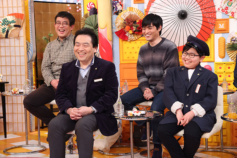 「時刻表の世界」に出演：鈴木哲也さん・健生くん（写真前列）<br>「路面電車の世界」に出演：堀切邦生さん・髙橋健さん（写真後列）