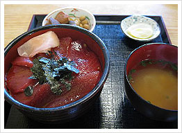 まぐろ漬け丼