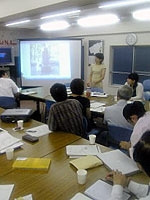 早稲田大学のボランティアセンターで開かれた報告会