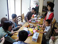 赤ちゃんからお年寄りまで地域の人が気楽に集まれる場を目指す。