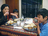 子供たちは積極的に質問もしていました。