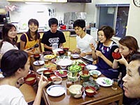 取材した日はみんなで「手巻き寿司」