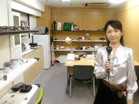 盲ろう者の生活に便利な生活用品が展示されています