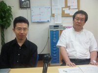 インタビューに答える平久江さん(右)、中下さん(左)
