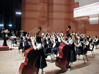 鴨居中学校