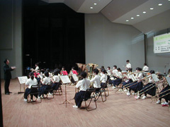 湿津中学校
