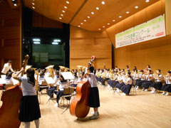 高津中学校