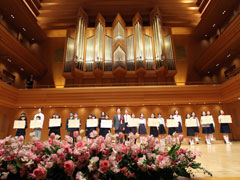 平野文部科学大臣と受賞校代表