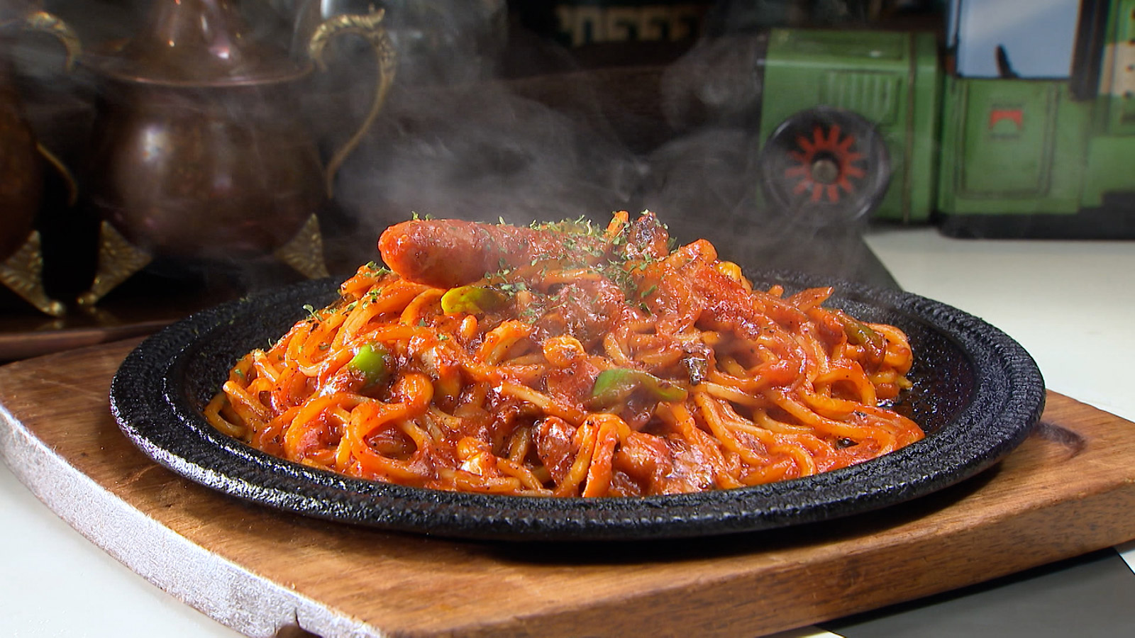 【絶品ナポリタンが味わえる昔ながらの純喫茶】