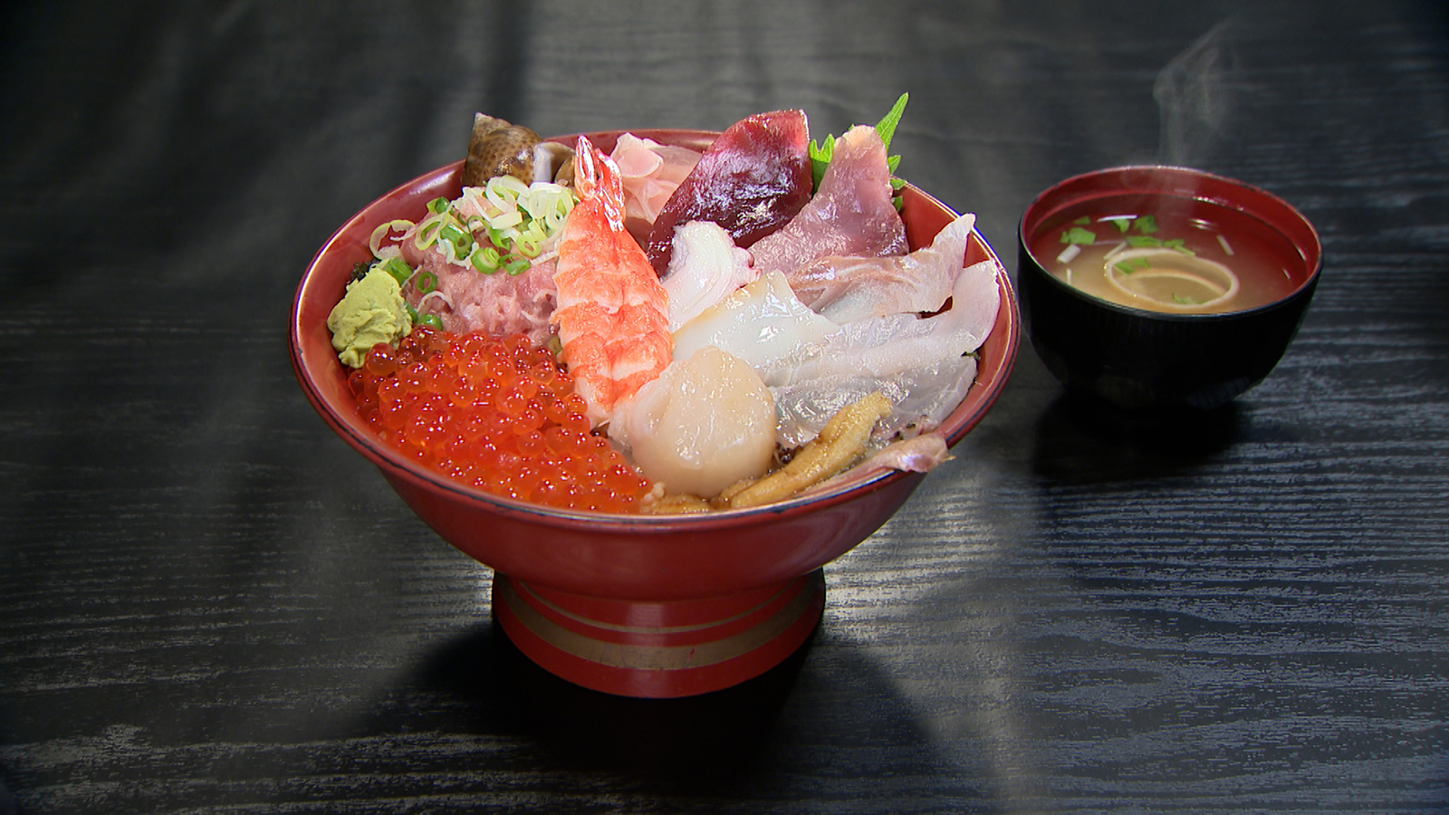 【銚子漁港の目の前にお店を構える新鮮な海の幸を扱った魚料理店】