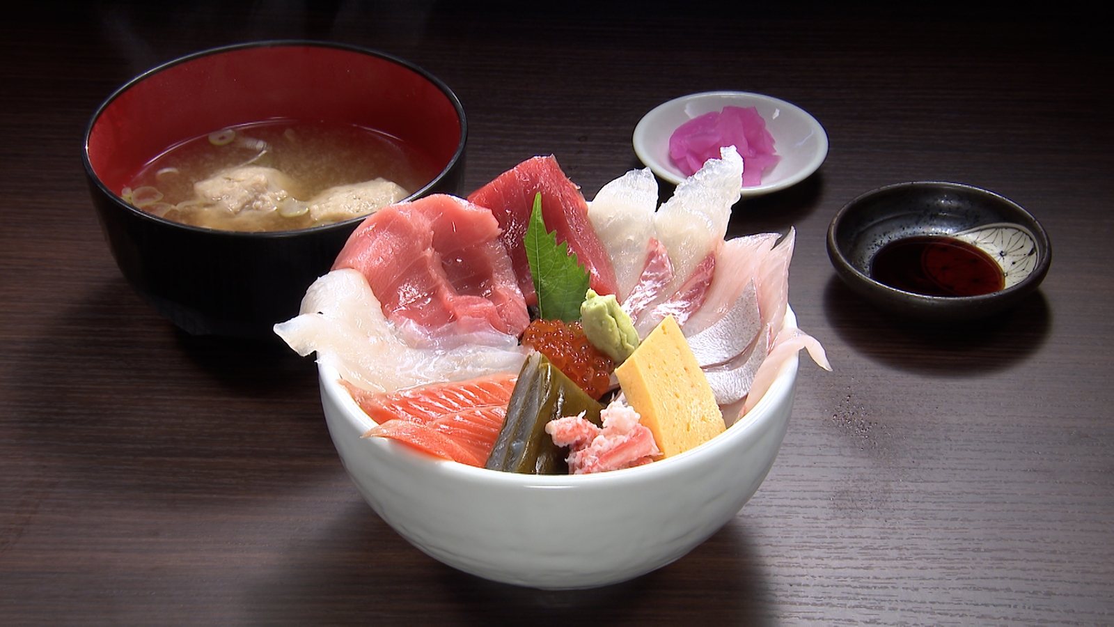 【富山湾の新鮮な海の幸が味わえる連日大盛況のレストラン！】