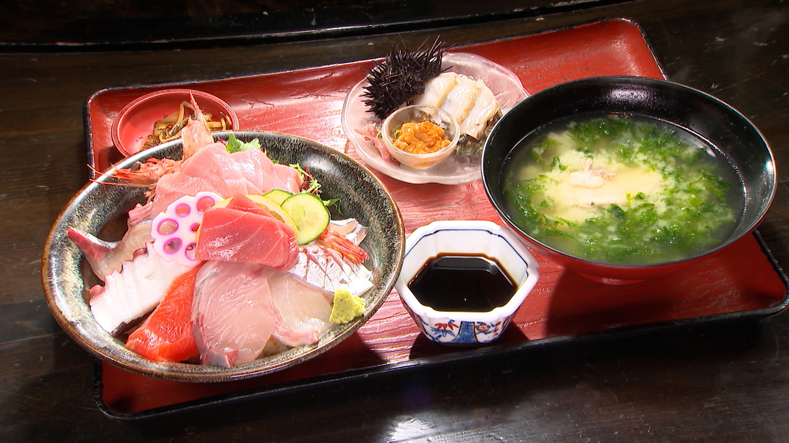 【巨大いけすから天草の新鮮な海鮮料理をお届け！】