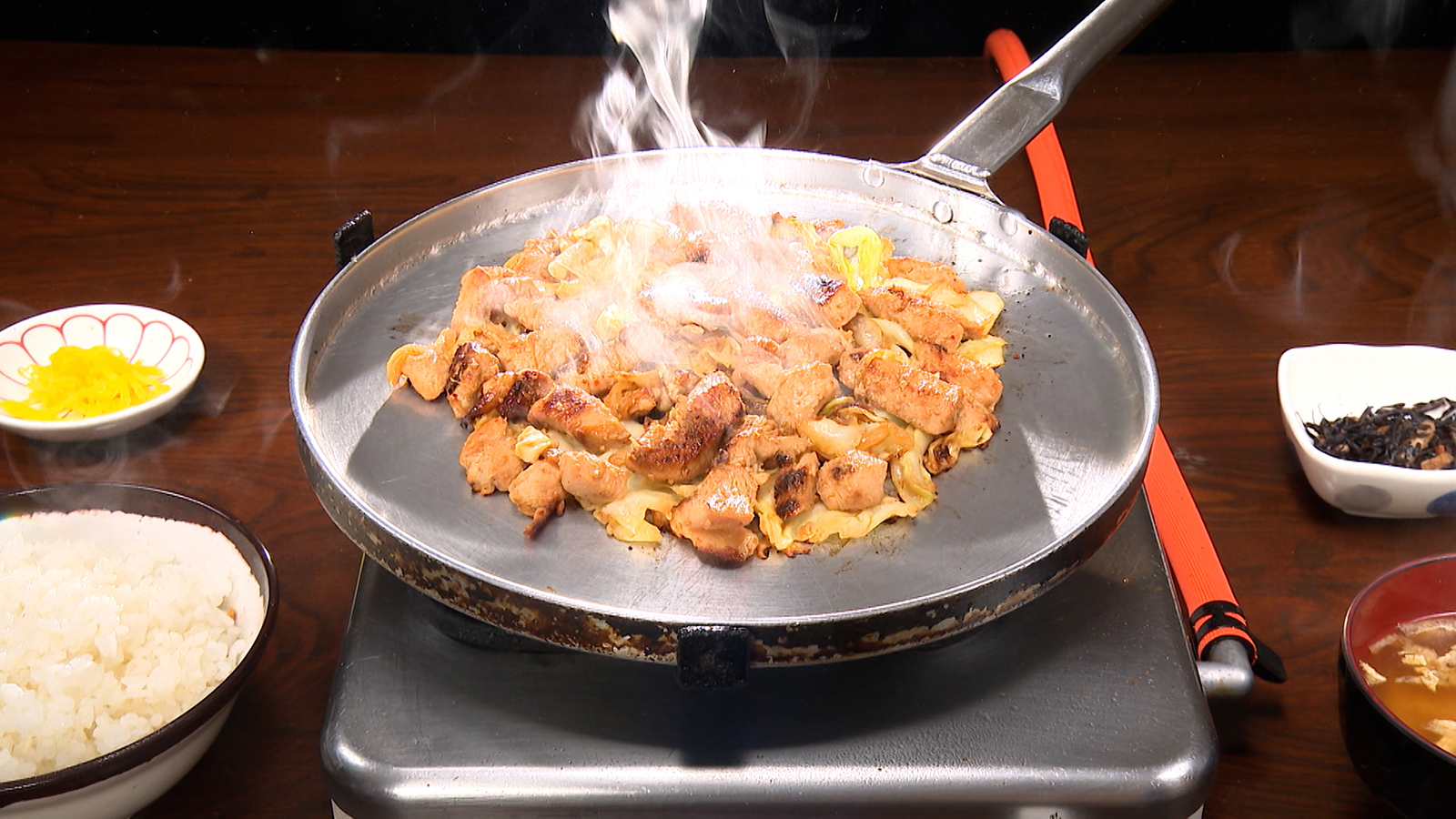 【数多くのメニューを提供する地元で愛される大衆食堂】