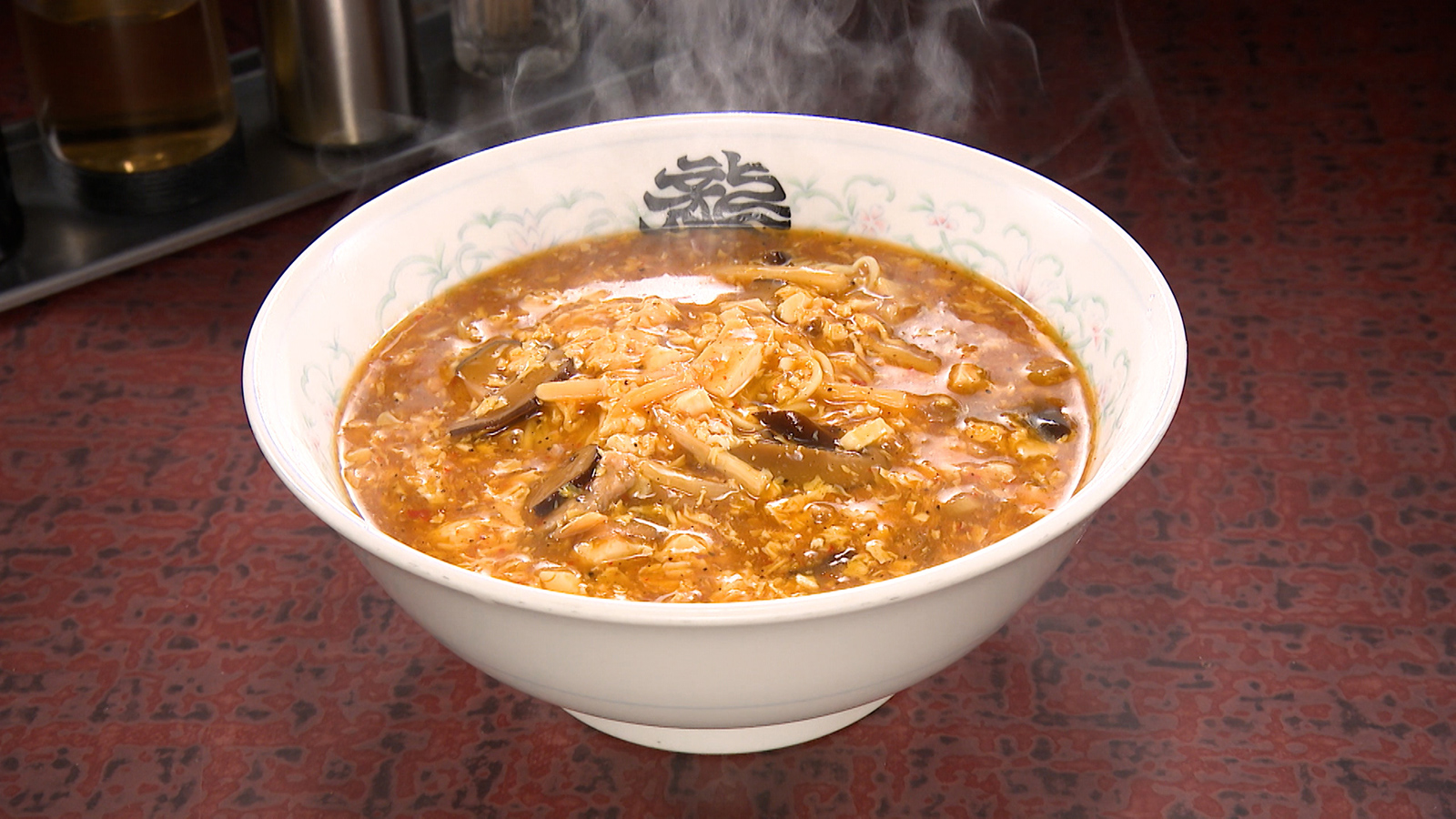 創業53年！地元で愛され続ける人気店「龍山」