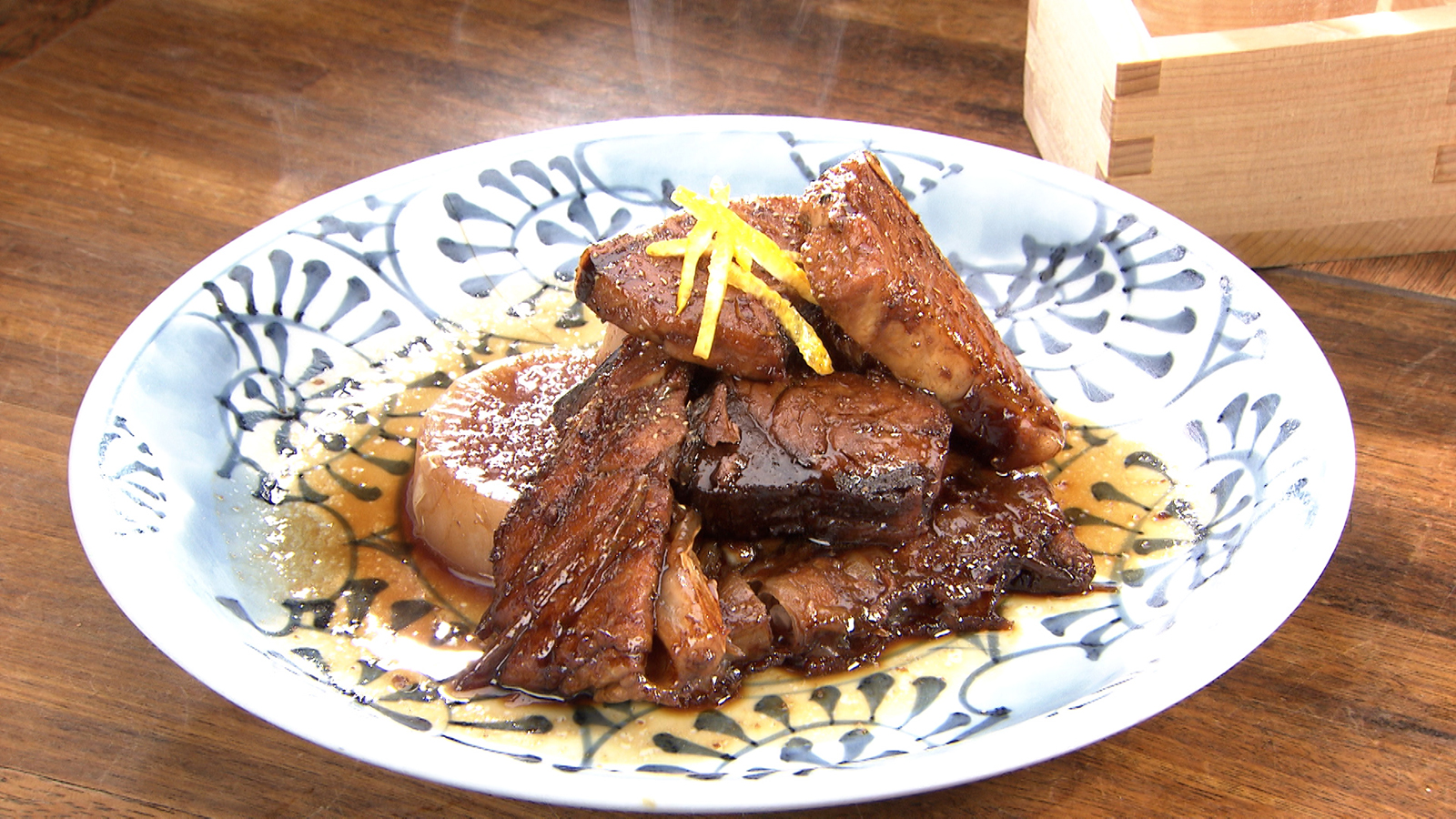 【料理の鉄人の右腕が営む人気大衆割烹「車屋」】