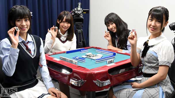 【予選Aブロック】内木志(NMB48)、山尾梨奈(NMB48)、山田菜々美(AKB48)、松村香織(SKE48)