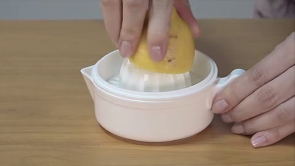レモン搾る