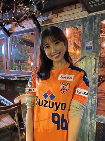 オレンジユニフォーム黒田１ショット