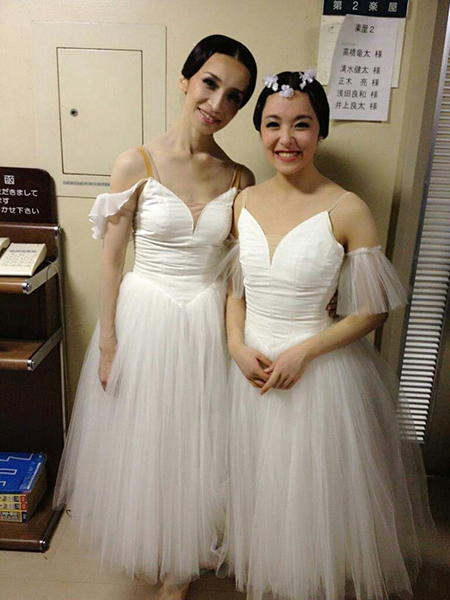 バレエの衣装で２ｓ