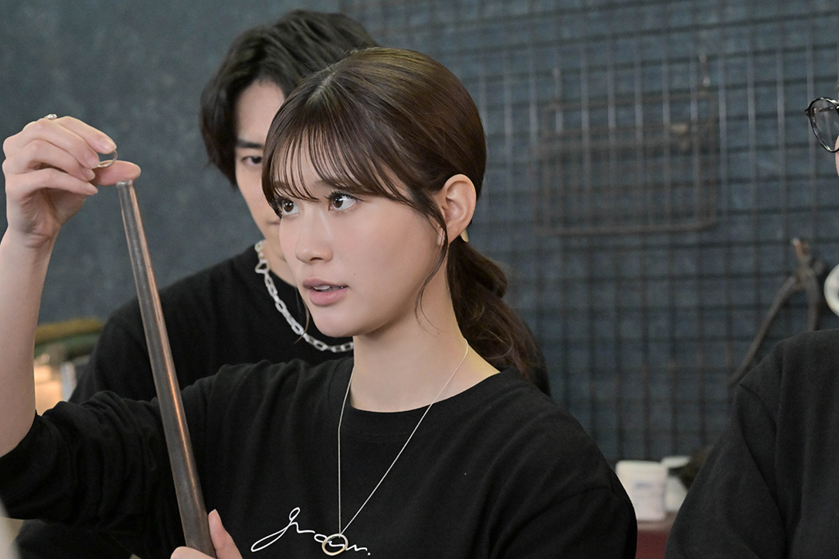 火曜ドラマ『くるり～誰が私と恋をした?～』×gram 劇中登場