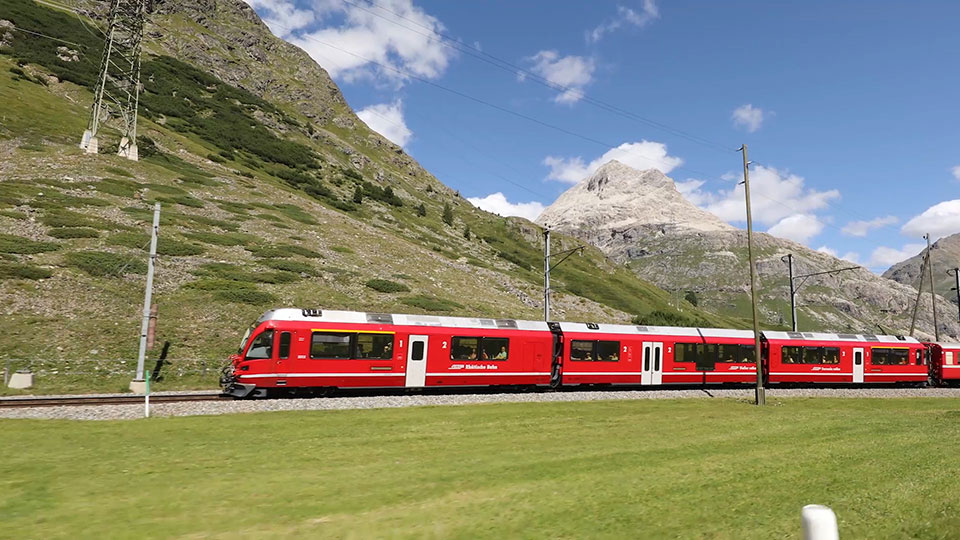 レーティッシュ鉄道アルブラ線・ベルニナ線と周辺の景観