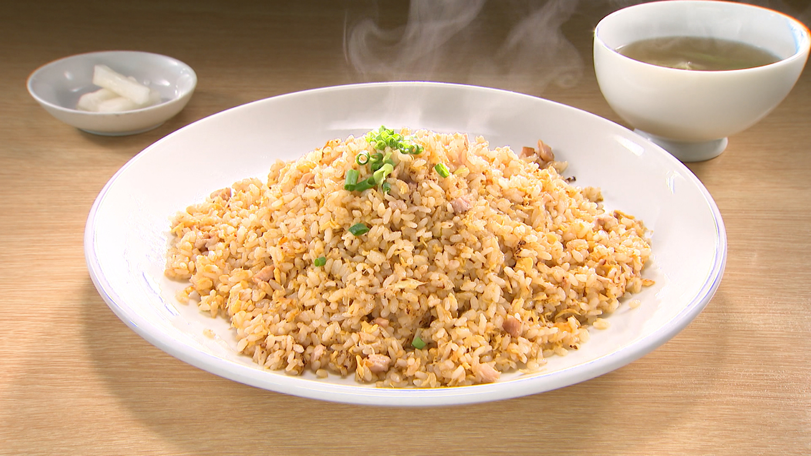 【200人前のオーダーを1人で作り上げる名物シェフがいるコスパ抜群の本格中華料理屋さん!】