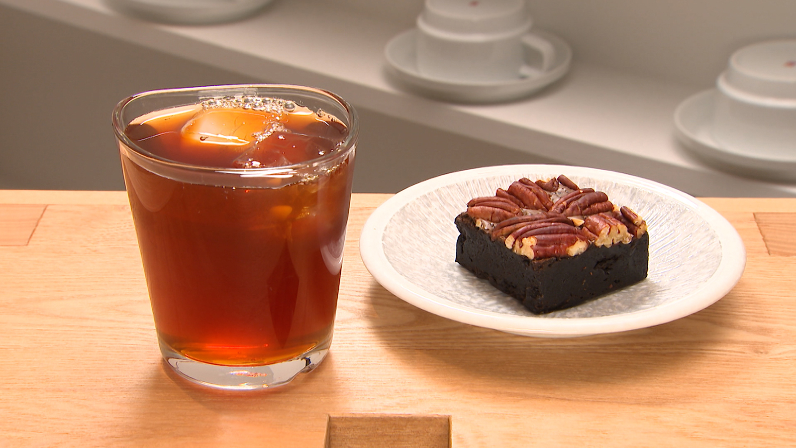 【こだわり空間でコーヒーを飲みながらゆったりとした時間が過ごせるオシャレカフェ】