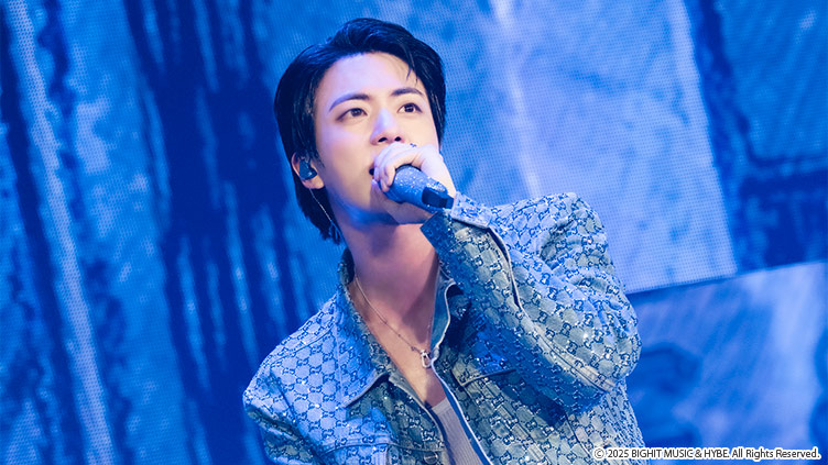 BTS JINの公式グッズ詰め合わせセットを20名様にプレゼント!